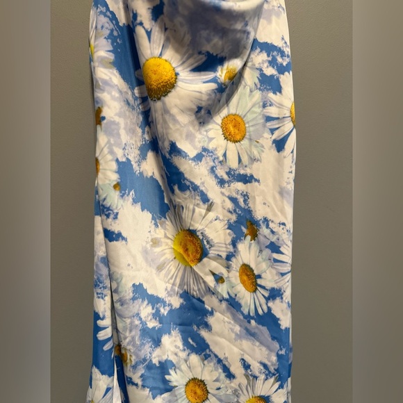 Urban Outfitters -  Sky Blue Daisy Dress (Size M) - Picture 4 of 11